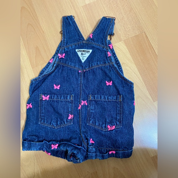 Oshkosh butterfly short denim overalls 9 months - Picture 2 of 3